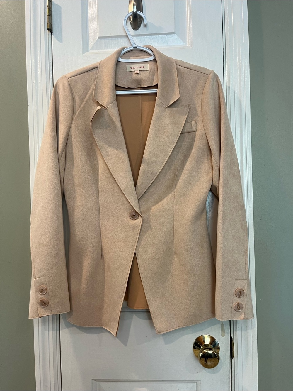 Anthropologie Solitaire blazer featuring‎ a single-button closure S b1